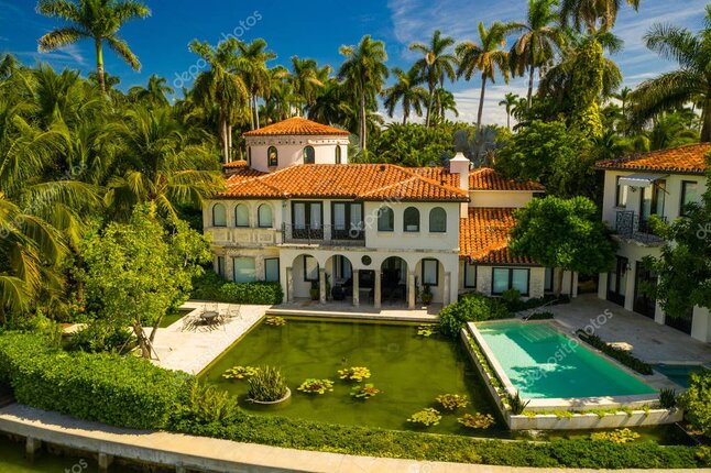 Prise de vue aérienne d’une maison pour annonce immobilière